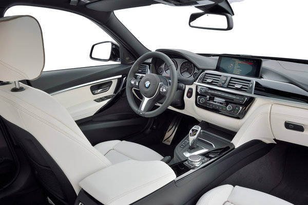 2016 BMW 3-Series sedan Interior