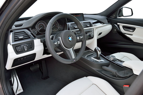2016 BMW 3-Series sedan Interior