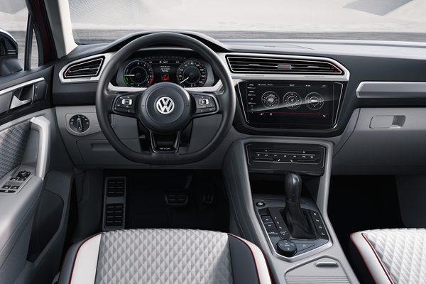 2016 Volkswagen Tiguan GTE Active Interior