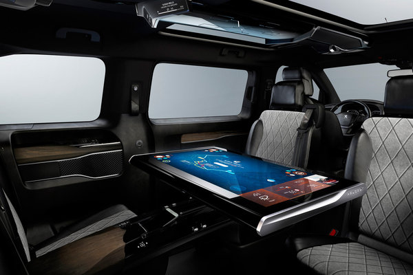2016 Peugeot Traveller i-Lab Interior