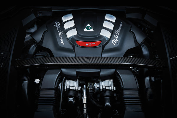 2018 Alfa Romeo Stelvio Engine