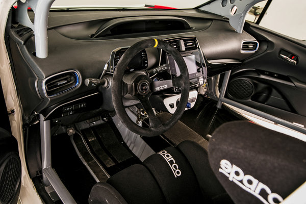 2016 Toyota Prius G Interior
