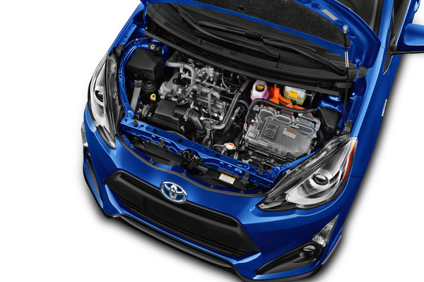 2017 Toyota Prius c Engine