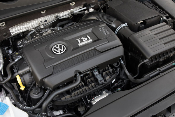 2018 Volkswagen Golf R 5d Engine