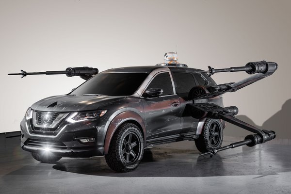 2017 Nissan Rogue - Poe Dameron X-wing with BB-8