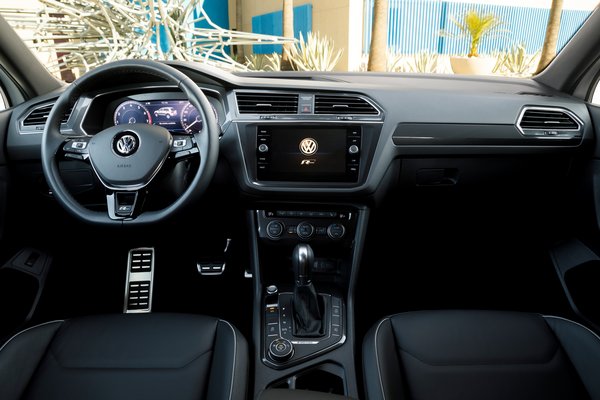 2018 Volkswagen Tiguan R-Line Interior