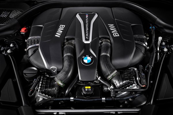 2018 BMW 5-Series M550i xDrive sedan Engine