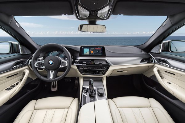 2018 BMW 5-Series M550i xDrive sedan Interior