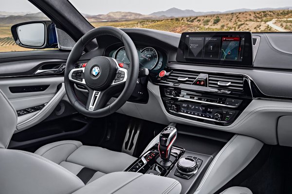 2018 BMW 5-Series M5 sedan Interior