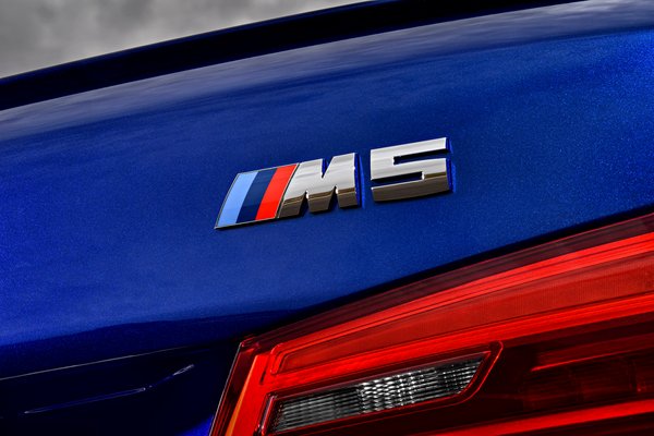 2018 BMW 5-Series M5 sedan
