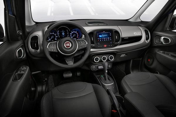 2018 Fiat 500 L Interior