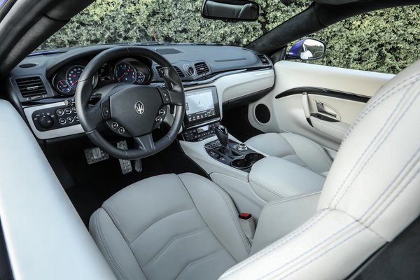 2018 Maserati GranTurismo Interior