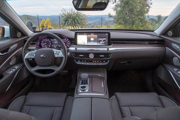 2019 Kia K900 Interior