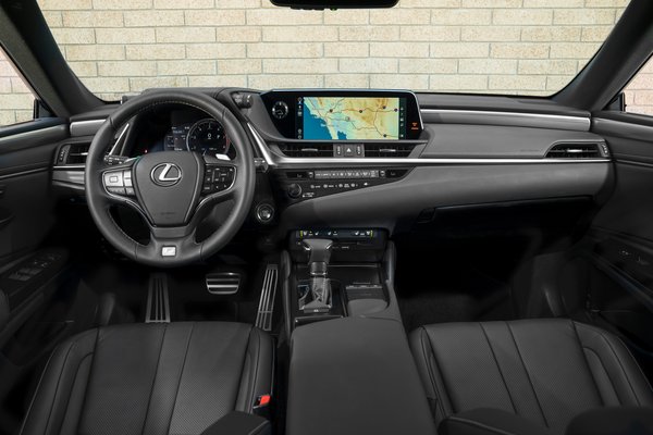 2019 Lexus ES Interior