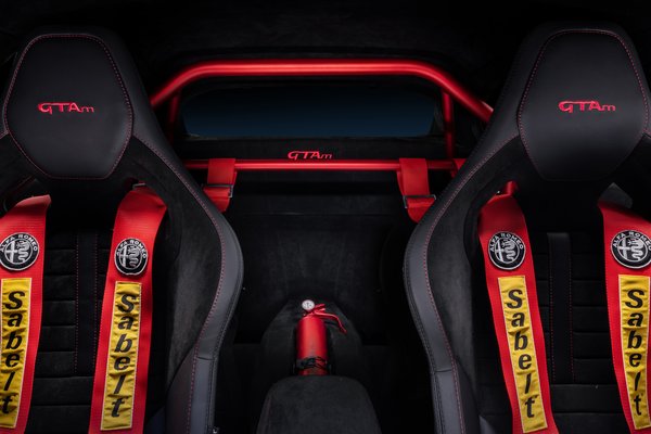 2021 Alfa Romeo Giulia GTA m Interior