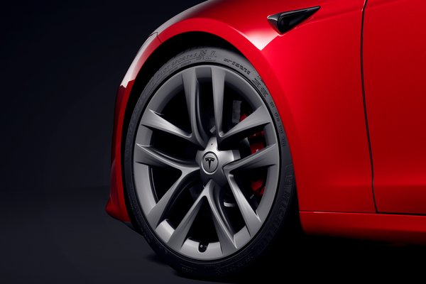 2021 Tesla Model S Wheel