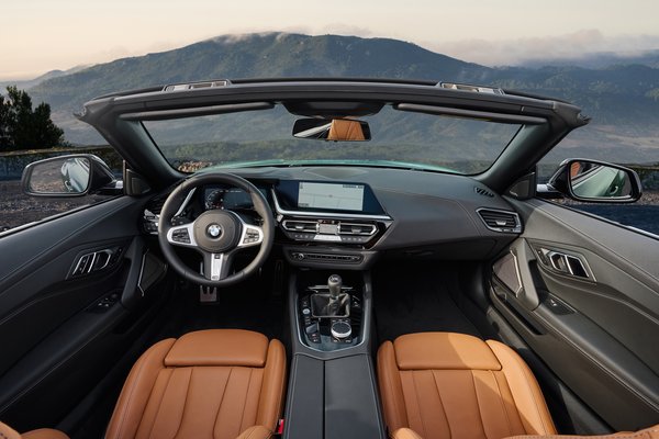 2025 BMW Z4 M40i 6-Speed Interior