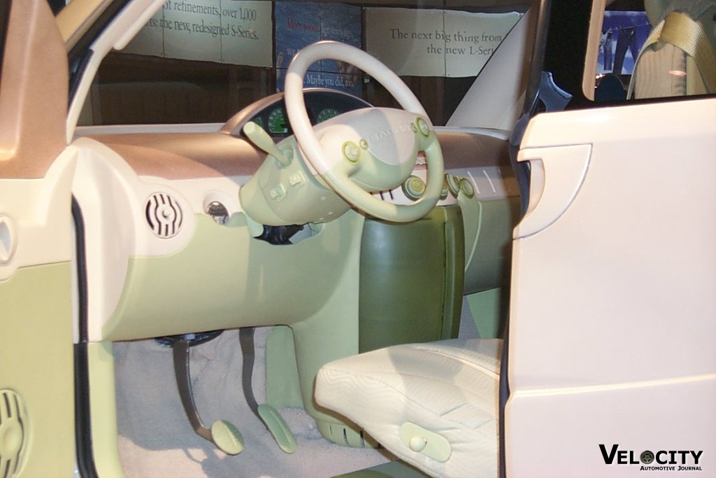 2000 Saturn CV1 Concept interior