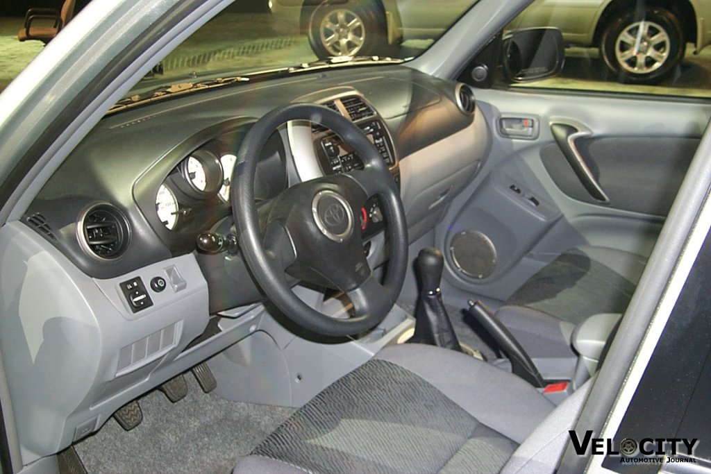 2001 Toyota RAV4 interior