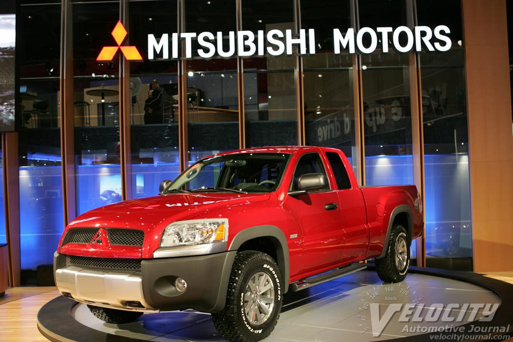 2006 Mitsubishi Raider