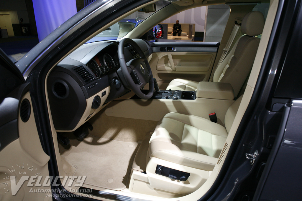 2008 Volkswagen Touareg 2 Interior