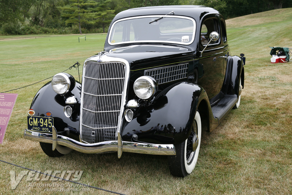 1935 Ford Model 48 5-window coupe