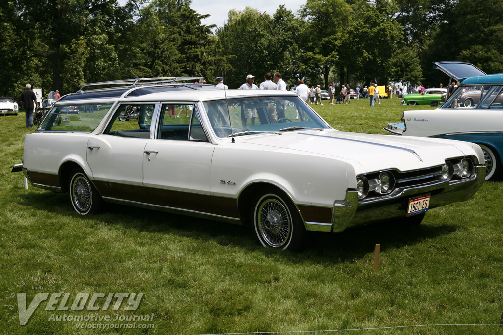 1967 Oldsmobile Vista Cruiser