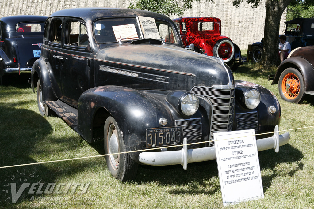 1939 Oldsmobile Series 60 sedan