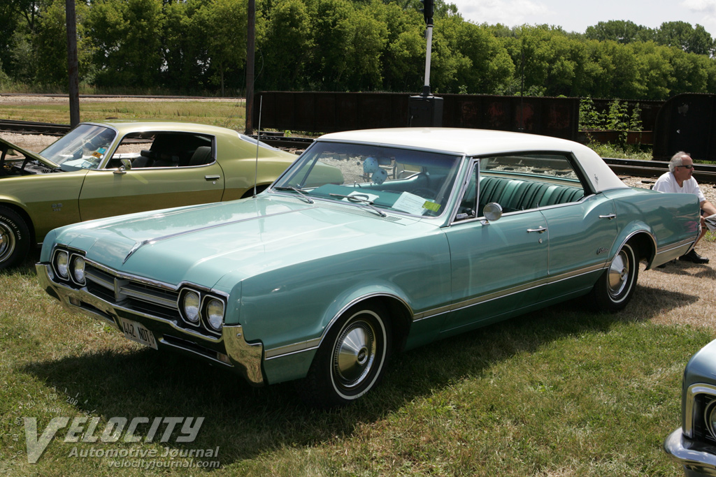 1966 Oldsmobile Cutlass 4-door hardtop