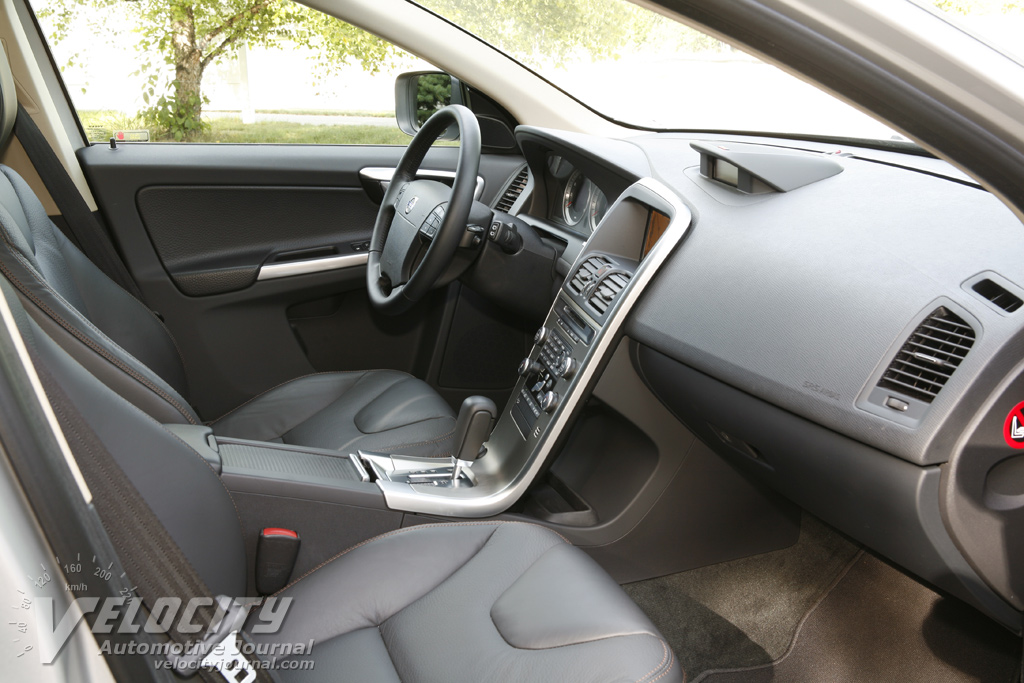 2010 Volvo XC60 Interior