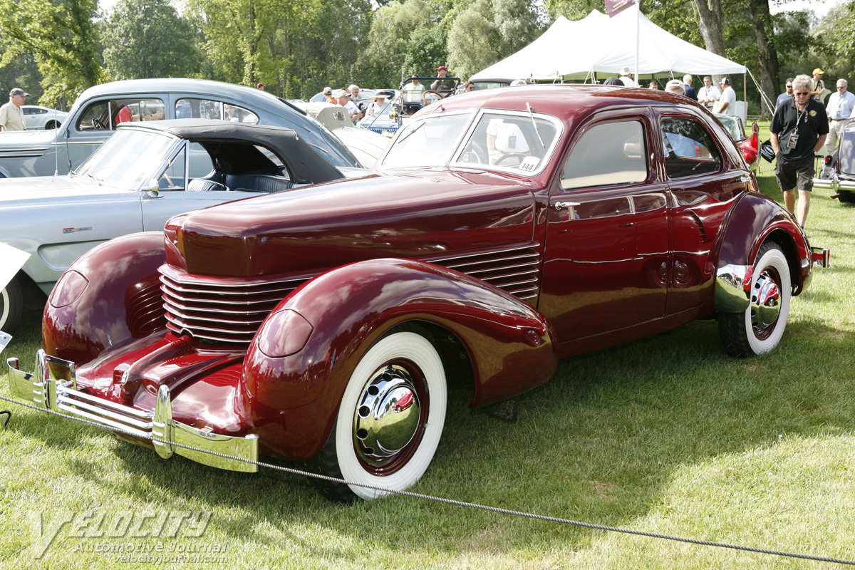 1936 Cord 810 sedan