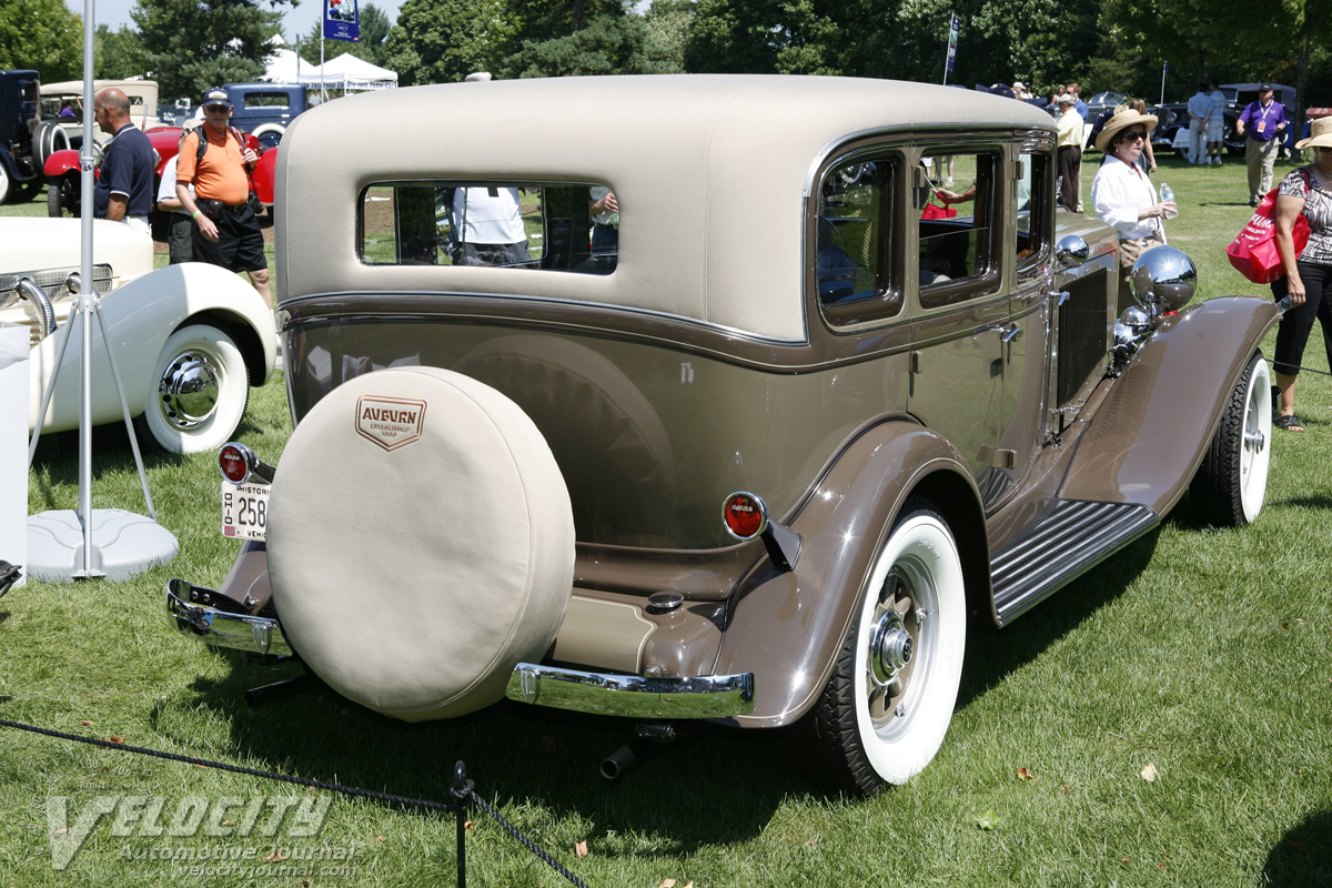 1932 Auburn 12-160A 4 door sedan
