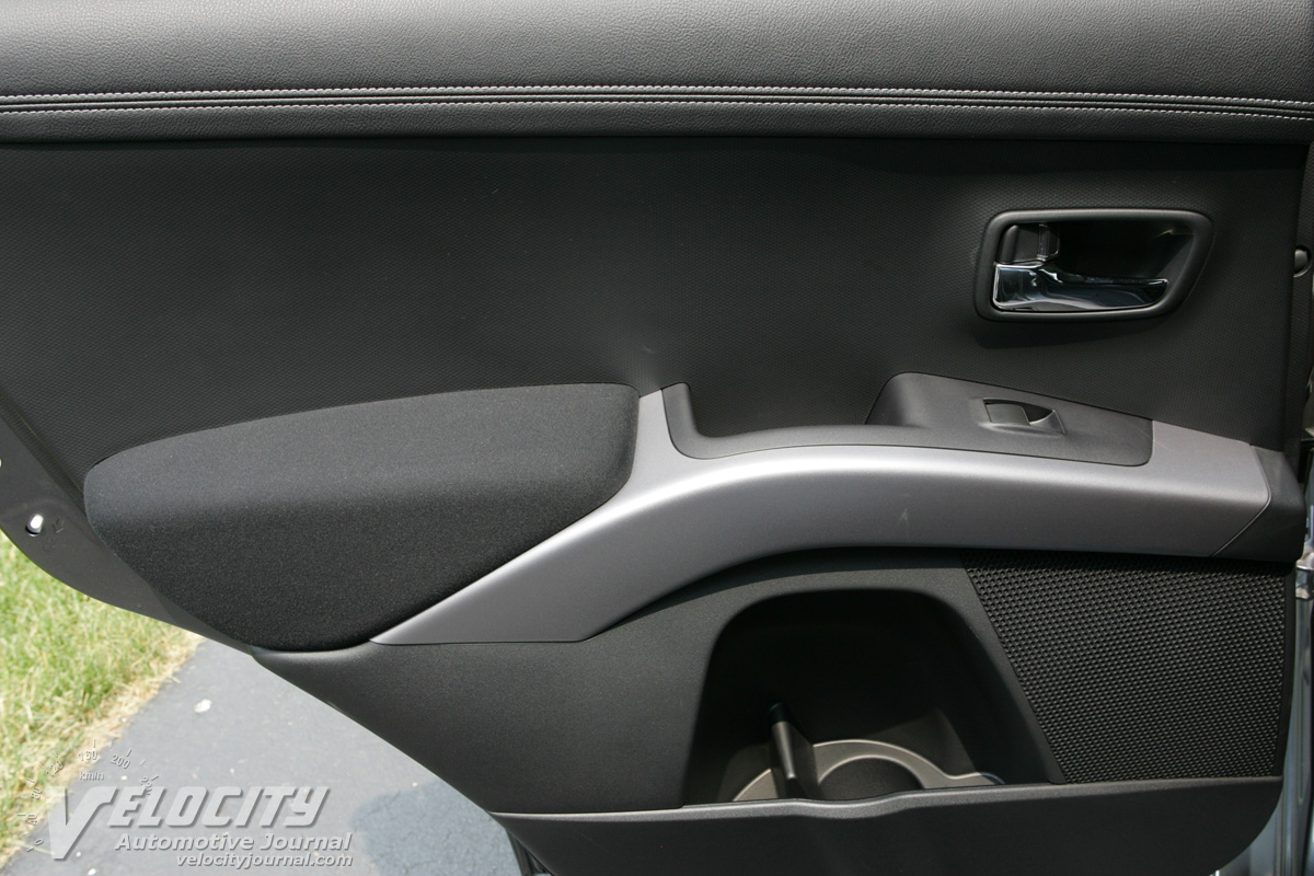 2011 Mitsubishi Outlander GT Interior