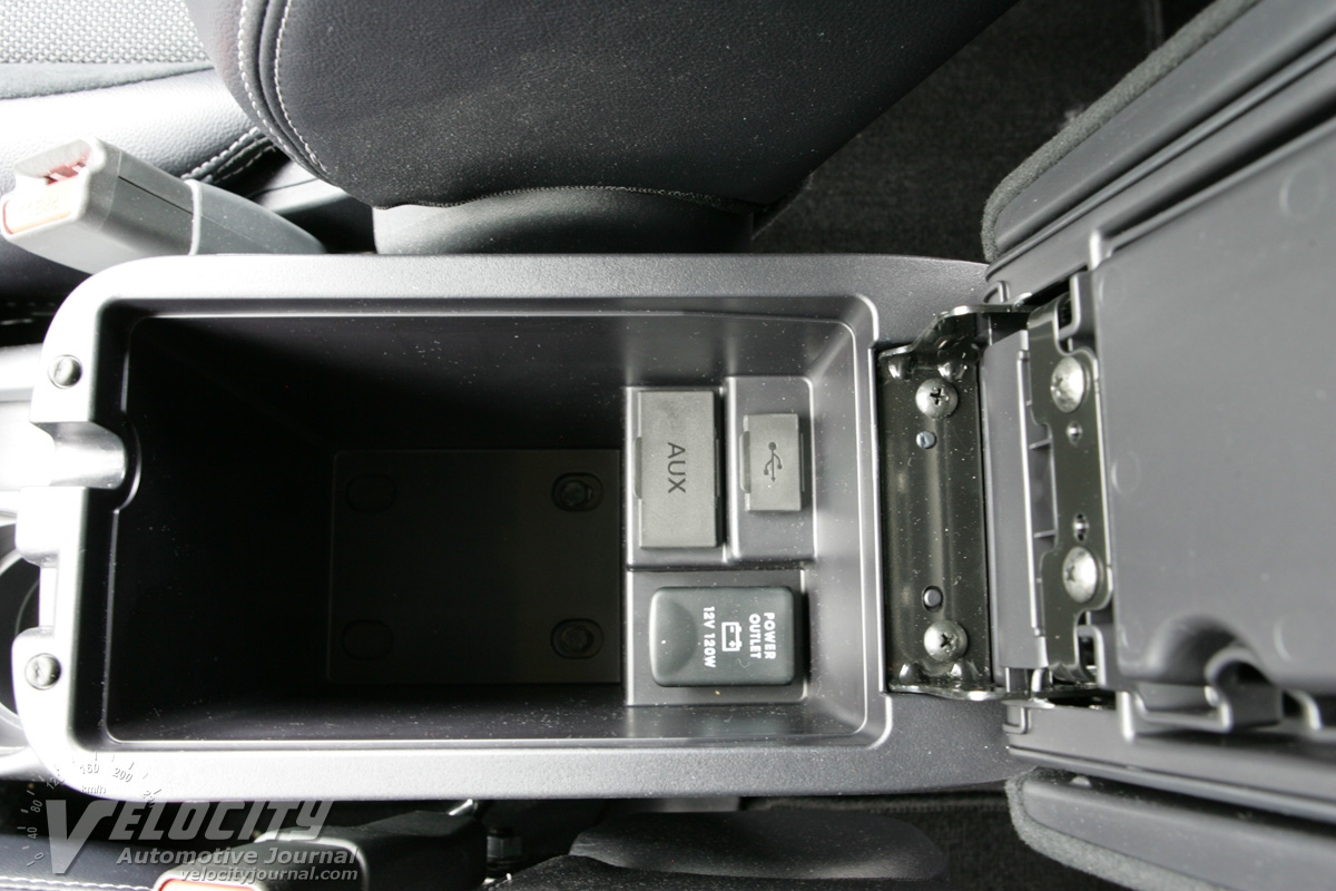 2011 Mitsubishi Outlander GT Interior