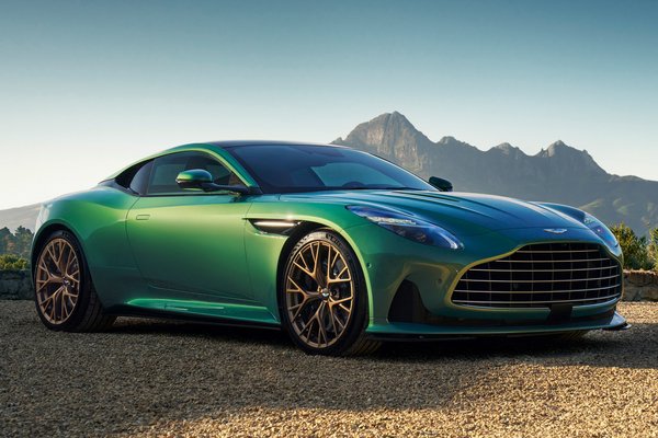 2025 Aston Martin DB12
