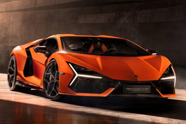 2025 Lamborghini Revuelto