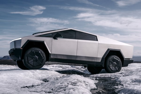 2025 Tesla Cybertruck