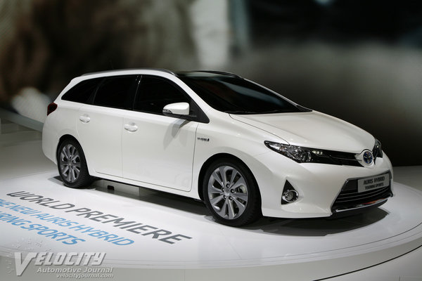 2013 Toyota Auris Hybrid Touring Sports