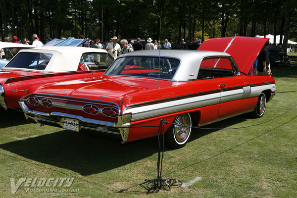 1962 Oldsmobile Starfire 2d hardtop