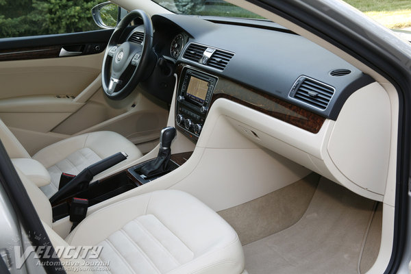 2012 Volkswagen Passat SEL Interior