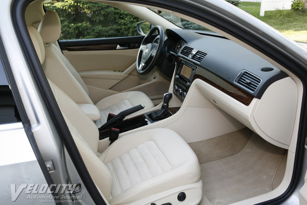 2012 Volkswagen Passat SEL Interior