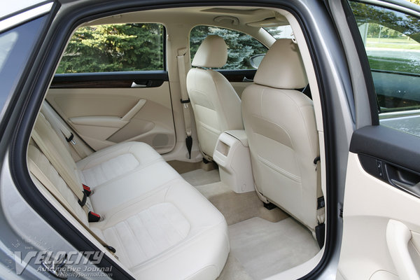 2012 Volkswagen Passat SEL Interior