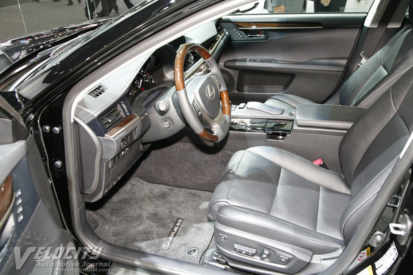 2013 Lexus ES 350 Interior