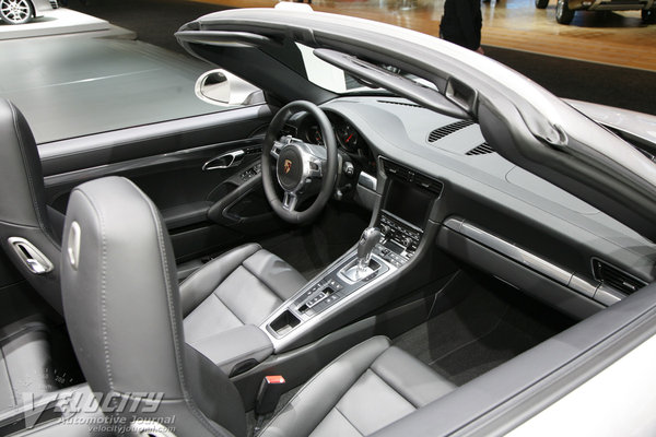 2013 Porsche 911 Carrera Cabriolet Interior