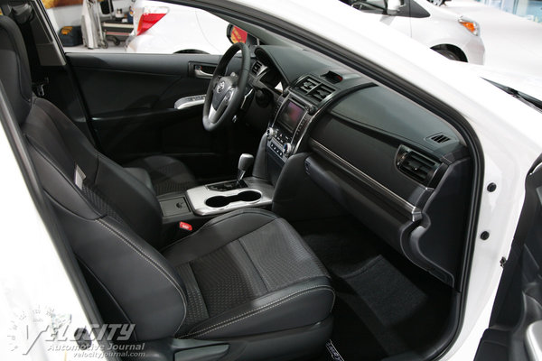 2013 Toyota Camry SE Interior
