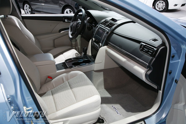 2013 Toyota Camry Hybrid Interior