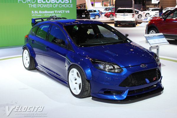 2012 Ford Focus Trackster by fifteen52