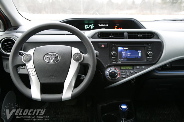 2013 Toyota Prius c Instrumentation