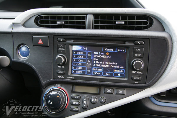 2013 Toyota Prius c Instrumentation