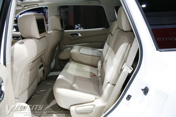 2014 Nissan Pathfinder hybrid Interior